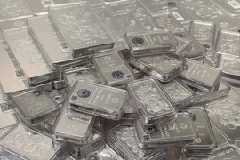 Giá bạc giảm mạnh, về sát mốc 57 triệu đồng/kg