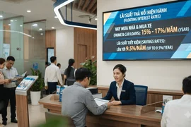 Lãi suất thả nổi cán mốc 17%/năm, áp lực đè nặng người vay