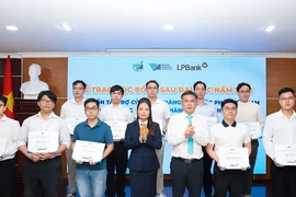 LPBank trao gần 1,8 tỷ đồng học bổng sau đại học cho Đại học Quốc gia TP. Hồ Chí Minh