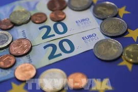 EU thống nhất mức trần thanh toán tiền mặt 10.000 euro từ năm 2027