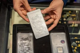 Giá bạc thế giới thủng mốc 59 USD/ounce, bạc trong nước giảm xuống hơn 56 triệu đồng/kg