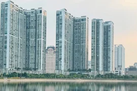 Nghịch lý căn hộ Hà Nội: Thu nhập người dân tăng 9%/năm nhưng giá căn hộ sơ cấp tăng tới 25%/năm