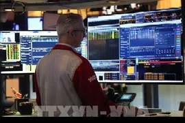 Một tuần "lệch pha" trên chứng khoán Phố Wall