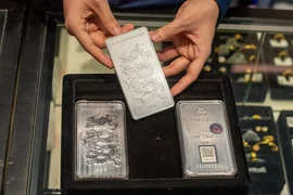 Giá bạc trong nước mất gần 4% giá trị sau 1 tuần
