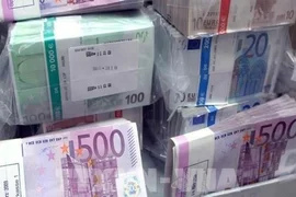 Đồng euro xuống thấp kỷ lục trong 17 tháng qua
