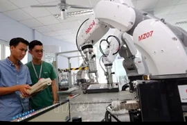 Nhật Bản đẩy mạnh phát triển robot hình người sử dụng AI