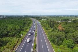 Thiếu hụt nghiêm trọng nguồn cung nhựa đường phục vụ thi công dự án mở rộng đoạn cao tốc TP.HCM