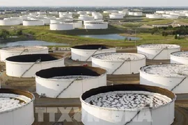 Giá dầu giằng co giữa rủi ro nguồn cung và đà tăng xuất khẩu từ Trung Đông