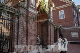 Mỹ đề xuất tăng phí xin cấp phép làm việc cho du học sinh lên 70.000 USD