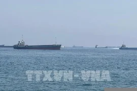 Lưu lượng tàu qua eo biển Hormuz xuống mức thấp nhất trong hơn 2 tháng