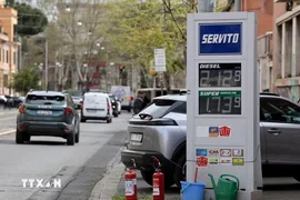 Italy chấm dứt giảm thuế nhiên liệu, chờ đợi quyết định từ EU