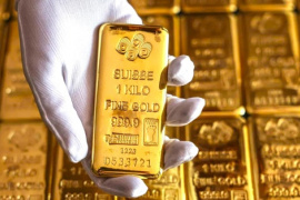 Quỹ vàng lớn nhất thế giới đột ngột bán hơn 5 tấn vàng trong phiên giá lao dốc