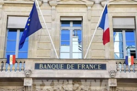 Pháp sẽ không từ bỏ giao dịch bằng tiền mặt