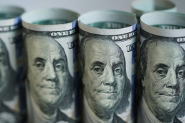 Đồng USD đi xuống dưới sức ép từ biến động thuế quan tại Mỹ