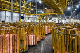 Giá đồng tiến gần 13.000 USD/tấn do chính sách thuế Mỹ biến động