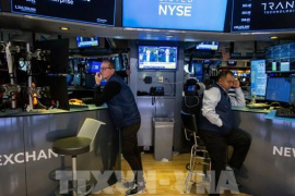 Mỹ: Lãi suất thế chấp 30 năm giảm mạnh sau đợt bán tháo cổ phiếu