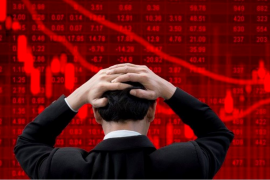 Khối ngoại thẳng tay bán ròng hơn 900 tỷ đồng phiên cuối tuần, "xả" mạnh một cổ phiếu ngân hàng