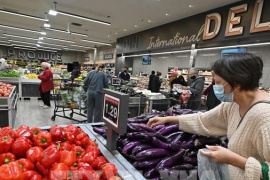 Niềm tin người tiêu dùng Mỹ tăng lên mức cao nhất 6 tháng