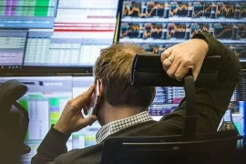 Phiên 12/3: Khối ngoại bán ròng hàng trăm tỷ đồng, "tung" 250 tỷ gom một cổ phiếu VN30