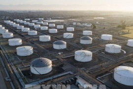 Mỹ nới lỏng trừng phạt: Gần 19 triệu thùng dầu Nga sắp được tung ra thị trường