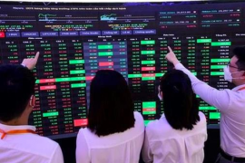 Hàng tỷ USD chờ đổ vào chứng khoán Việt Nam, CTCK chỉ ra 28 cổ phiếu đáng chú ý