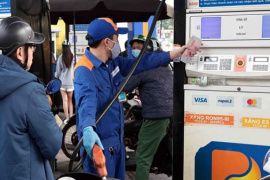 Giá xăng E5RON92 tiếp tục giảm từ 22h00 hôm nay 12/3