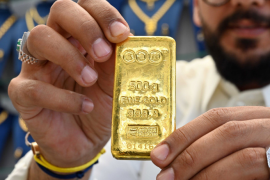 Vàng giảm giá tuần thứ hai liên tiếp do căng thẳng địa chính trị