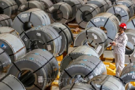 Giá nhôm giao dịch gần mức cao nhất trong 4 năm