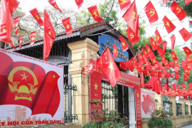 Thủ đô Hà Nội rực sắc cờ, khẩn trương hoàn thiện những khâu chuẩn bị cuối cùng, sẵn sàng chào đón Ngày hội bầu cử