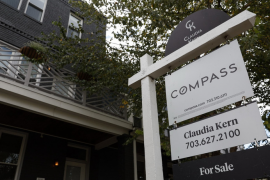 Tổng thống Mỹ ký sắc lệnh nới lỏng quy định liên bang nhằm hạ giá nhà