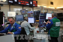 Chứng khoán Âu-Mỹ đi lên bất chấp giá dầu thô leo thang