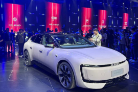 Giá xăng tăng thúc đẩy xu hướng chuyển sang xe điện