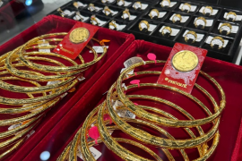 Giá vàng tăng thêm gần 5 triệu đồng/lượng, đồng USD quay đầu giảm