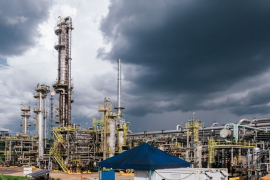 Dầu thô Brent hướng tới tháng tăng giá kỷ lục