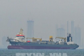 Mỹ bảo hiểm 20 tỷ USD để khuyến khích tàu hàng qua eo biển Hormuz