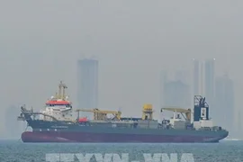Mỹ bảo hiểm 20 tỷ USD để khuyến khích tàu hàng qua eo biển Hormuz