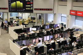 Ảnh hưởng của xung đột Trung Đông đến thị trường dầu mỏ và chứng khoán Nhật Bản