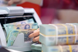 Áp lực thanh khoản dâng cao, lãi suất liên ngân hàng neo đỉnh