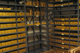 Tài sản an toàn nhất bị xả hàng: Vì sao một loạt ngân hàng trung ương bán vàng giữa khủng hoảng?