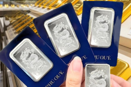 Giá vàng giảm thêm 2,5 triệu đồng/lượng, bạc vẫn lao dốc