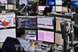 Sắc đỏ bao trùm thị trường chứng khoán châu Á