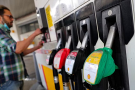 Giá dầu Mỹ giảm xuống dưới 100 USD mỗi thùng sau thỏa thuận ngừng bắn Mỹ-Iran