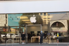 Apple đạt doanh thu kỷ lục trước chuyển giao lãnh đạo năm 2026