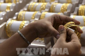 Ấn Độ tăng gấp đôi thuế nhập khẩu vàng và bạc