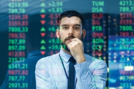 Khối ngoại bán ròng 14 phiên liên tiếp tổng giá trị hơn 13.000 tỷ, chuyện gì đang xảy ra?