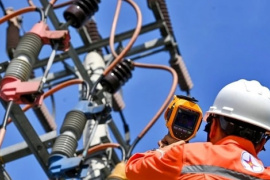 Tập đoàn Điện lực Việt Nam (EVN) có thể sẽ tăng giá điện để xử lý khoản lỗ lũy kế gần 45.000 tỷ đồng