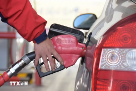 Giá dầu thô tăng mạnh giữa lo ngại nguồn cung và đàm phán Iran-US