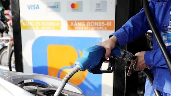 Giá xăng dầu ngày 21/5 đồng loạt tăng, xăng RON95 vượt 25.500 đồng/lít