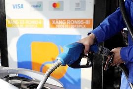 Giá xăng dầu ngày 21/5 đồng loạt tăng, xăng RON95 vượt 25.500 đồng/lít