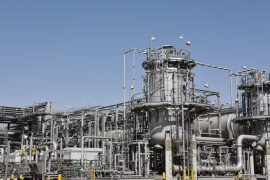 Giá dầu thô giảm 2% do triển vọng mơ hồ về thỏa thuận Mỹ-Iran